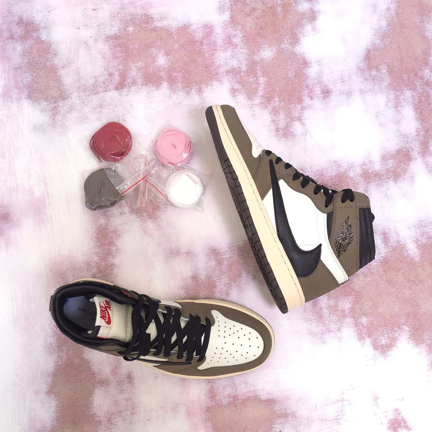 JRDN RETRO 1 TRAVIS