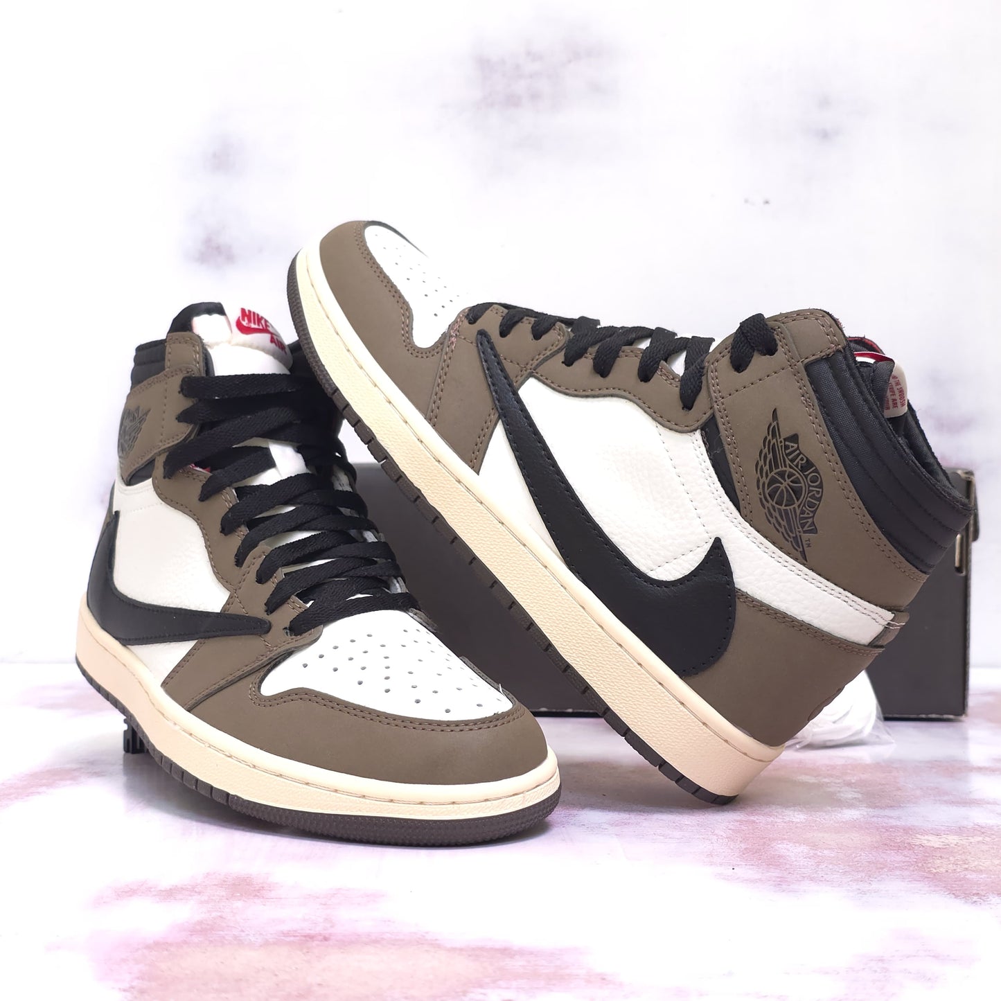 JRDN RETRO 1 TRAVIS