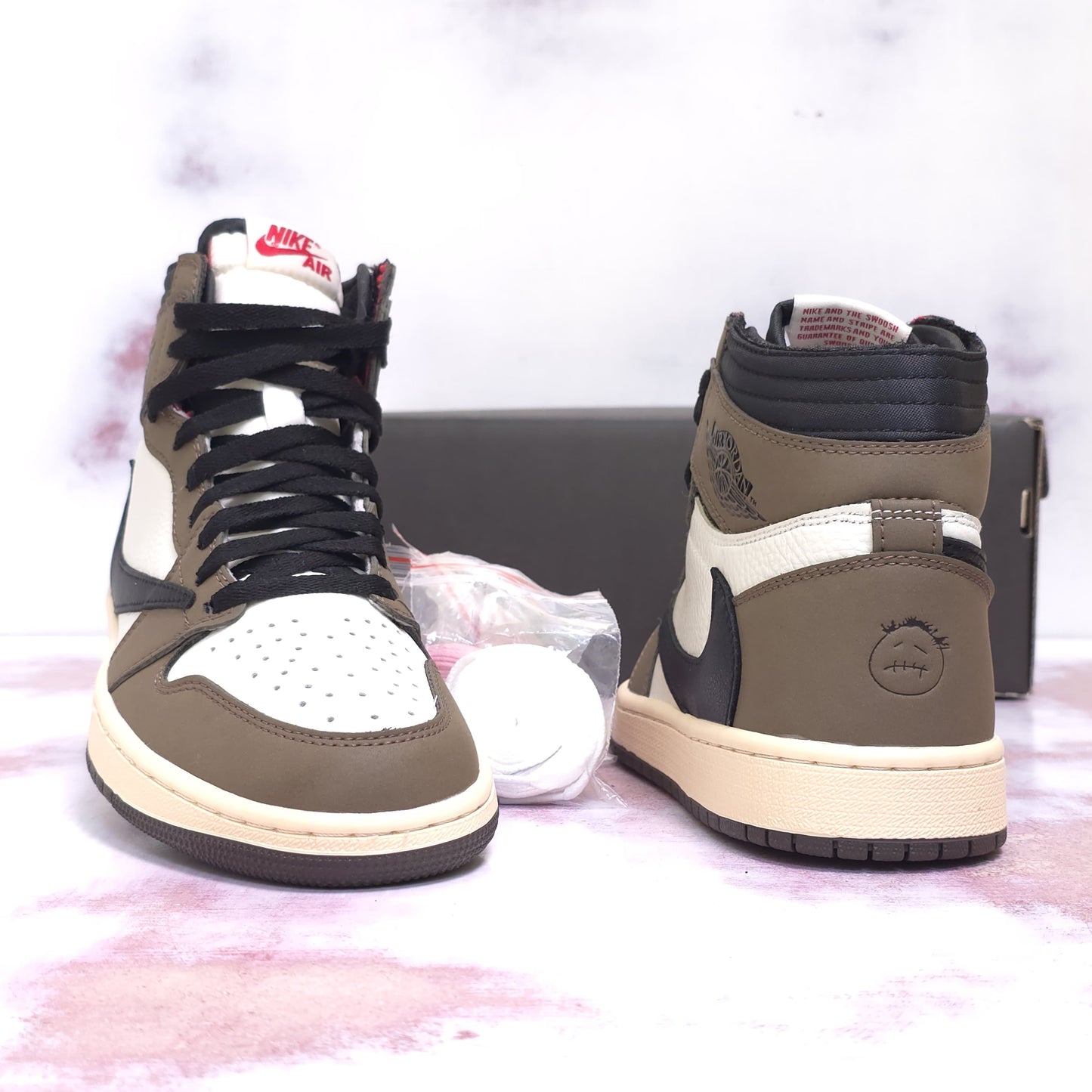 JRDN RETRO 1 TRAVIS