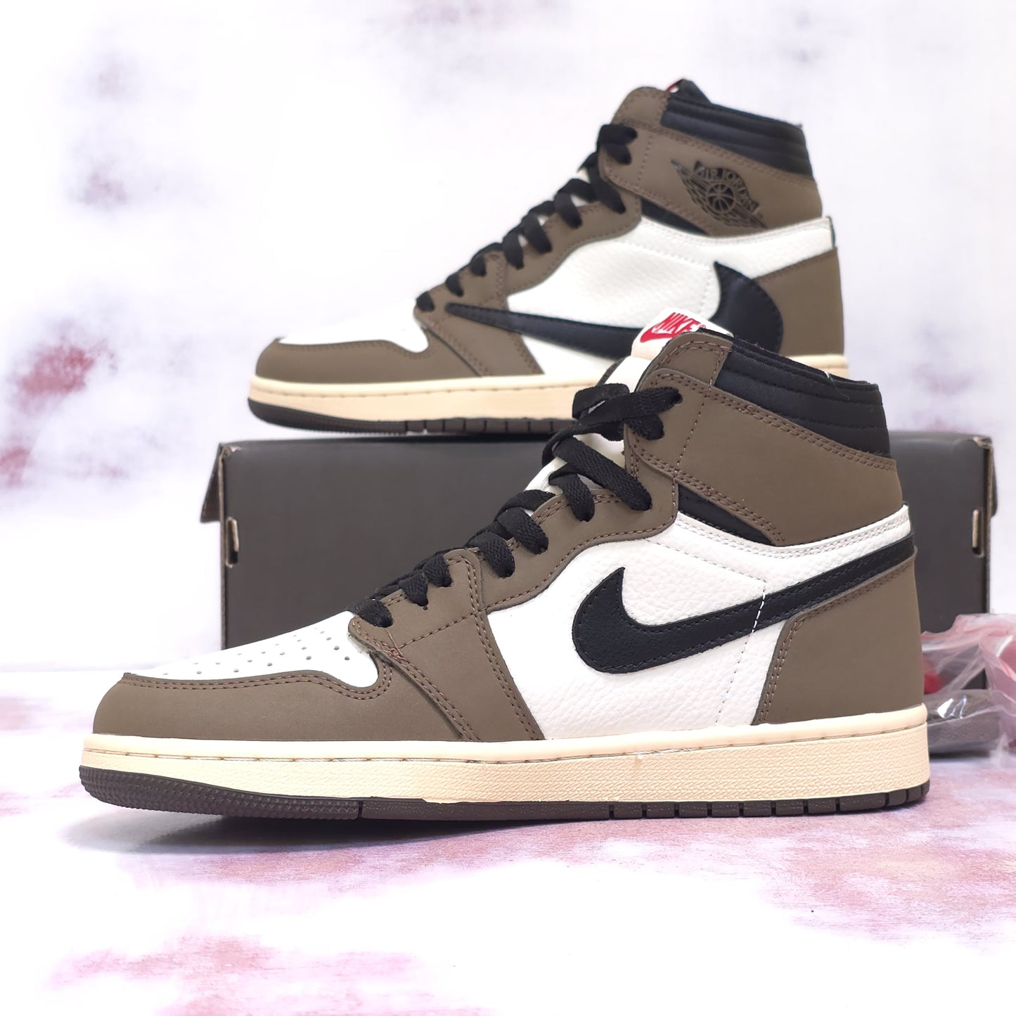 JRDN RETRO 1 TRAVIS