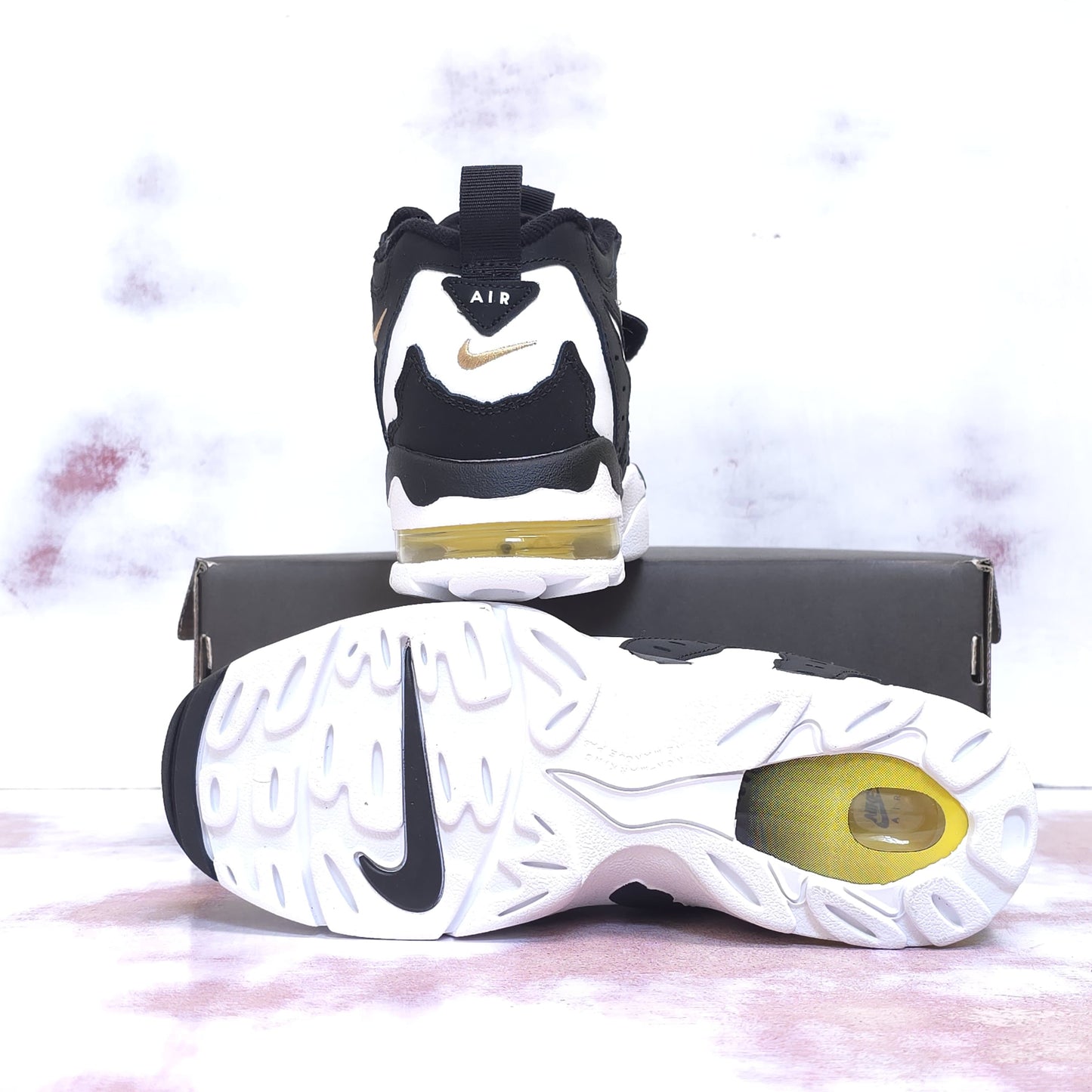 NKE AIR DT MAX 96 DEION SANDERS BLACK & WHITE