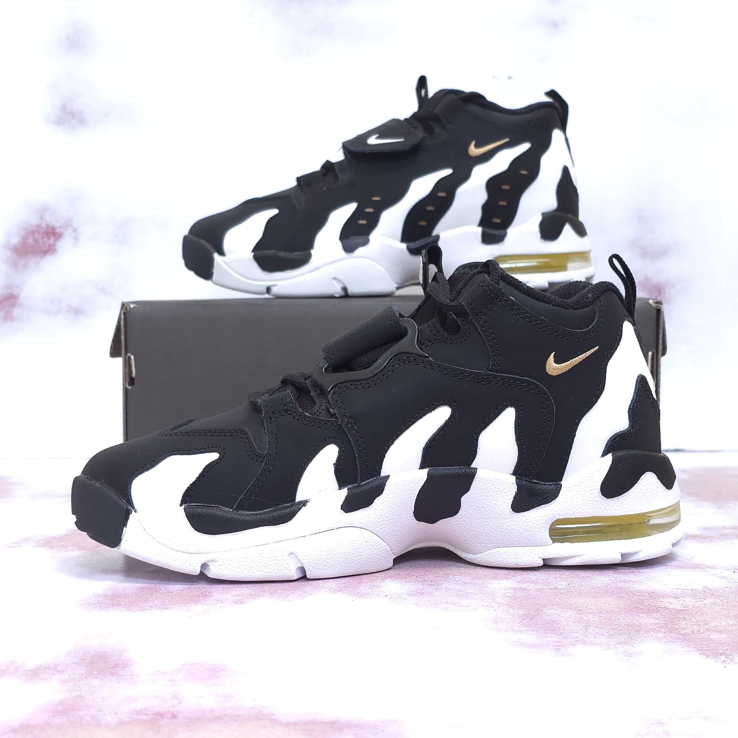 NKE AIR DT MAX 96 DEION SANDERS BLACK & WHITE
