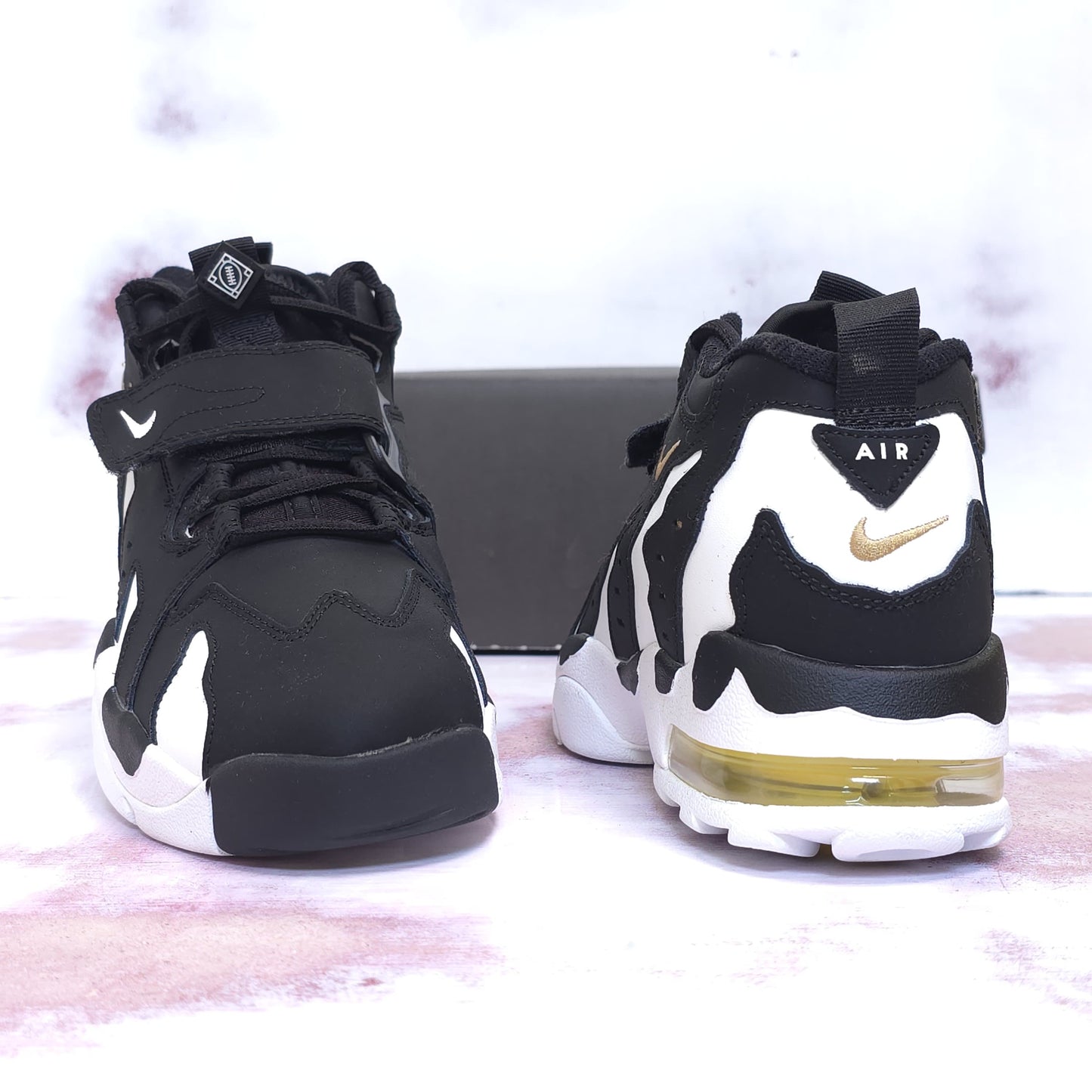 NKE AIR DT MAX 96 DEION SANDERS BLACK & WHITE