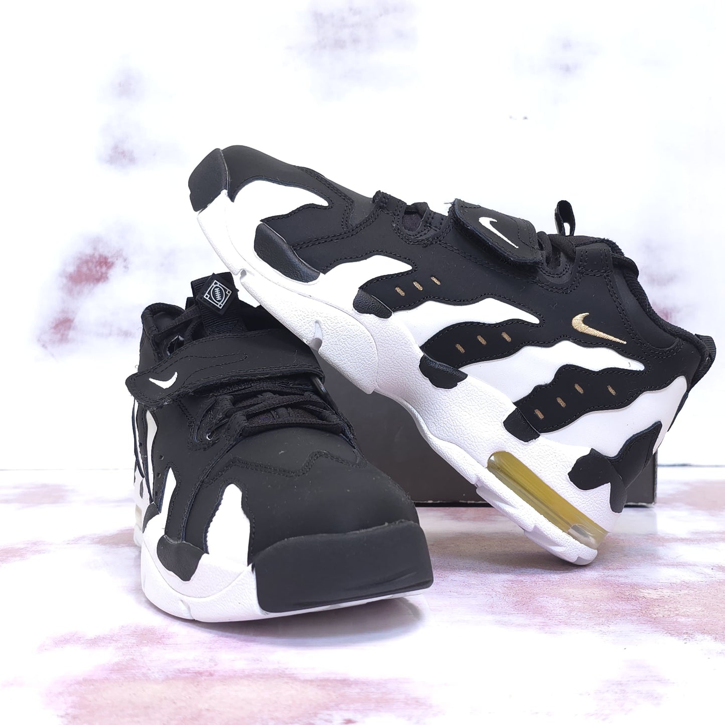 NKE AIR DT MAX 96 DEION SANDERS BLACK & WHITE