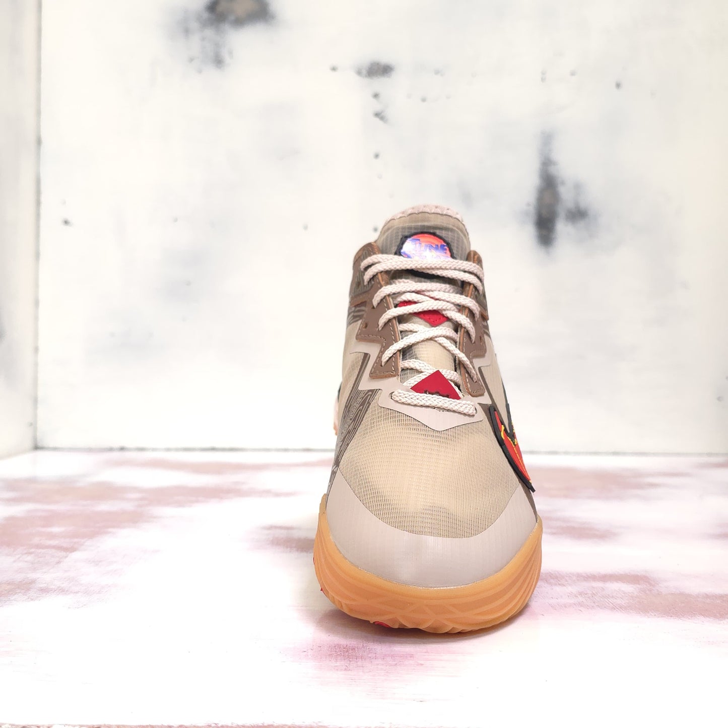 NKE LEBRON 18 COYOTE VS CORRECAMINOS