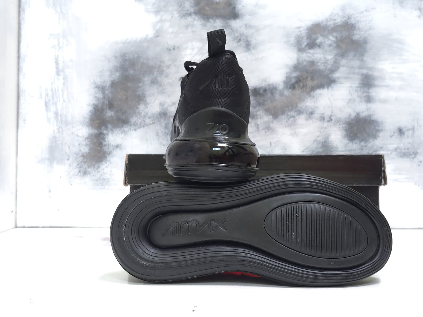 NKE AIRMAX 720 BLACK