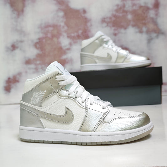 JRDN RETRO 1 METALLIC SILVER