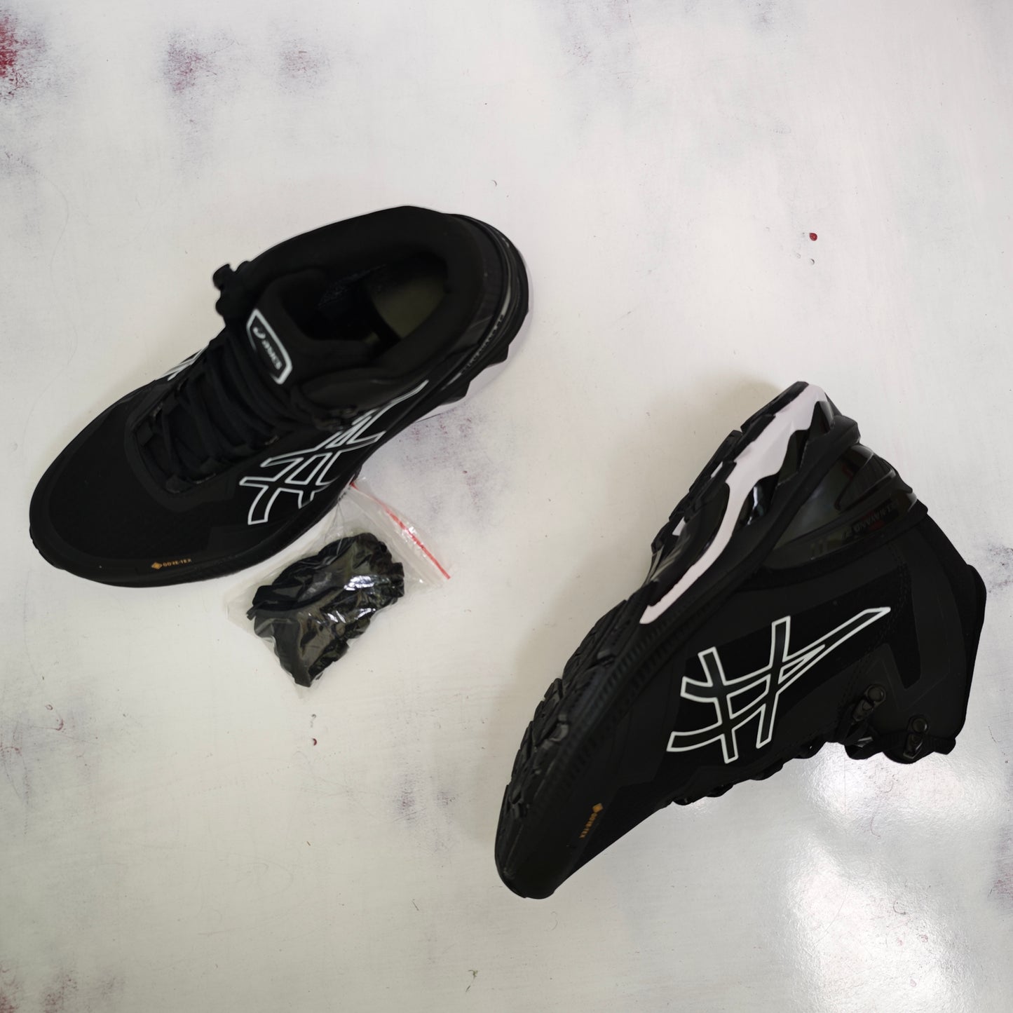 ASCS GEL KAYANO 27 MID NEGRO