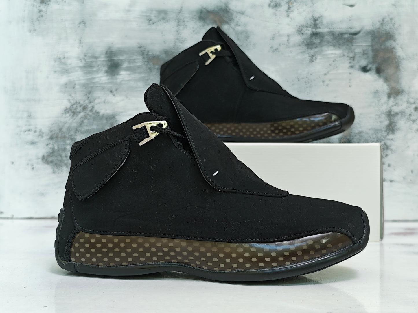JRDN RETR0 18 BLACKOUT R18
