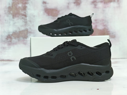 0N clouD TRAIL SURFER BLACK