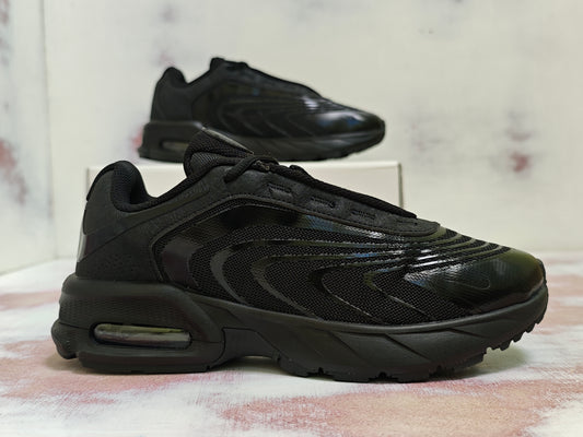 NKE AIR MAX FIRE BLACKOUT