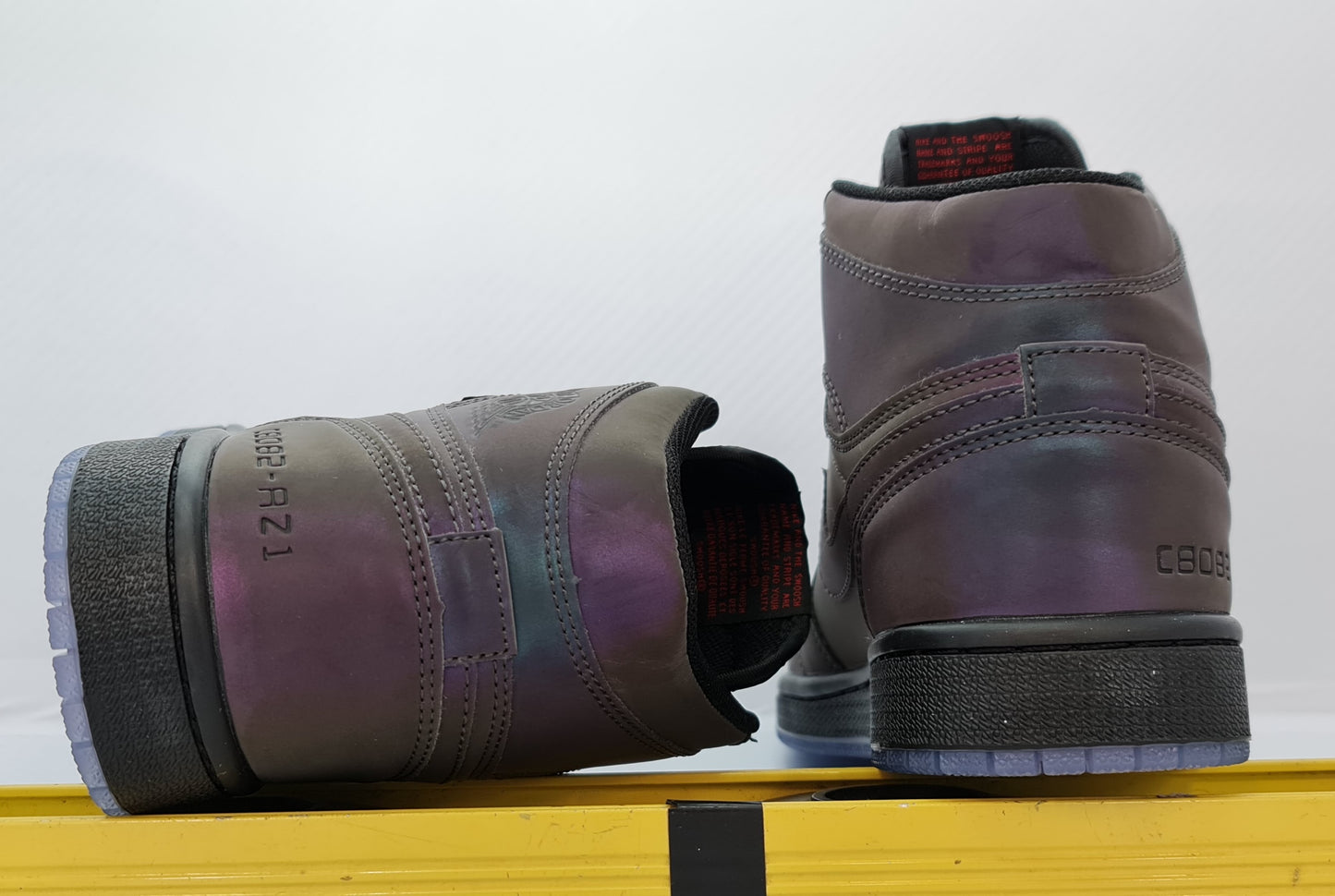 JRDN RETRO 1 FEARLESS IRIDESCENT