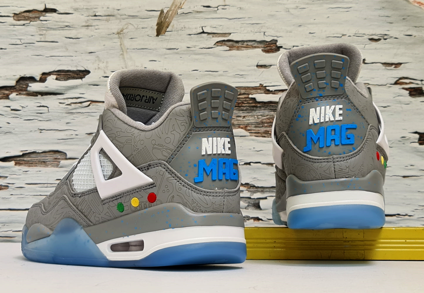 JRDN RETRO 4 BACK TO THE FUTURE MAG
