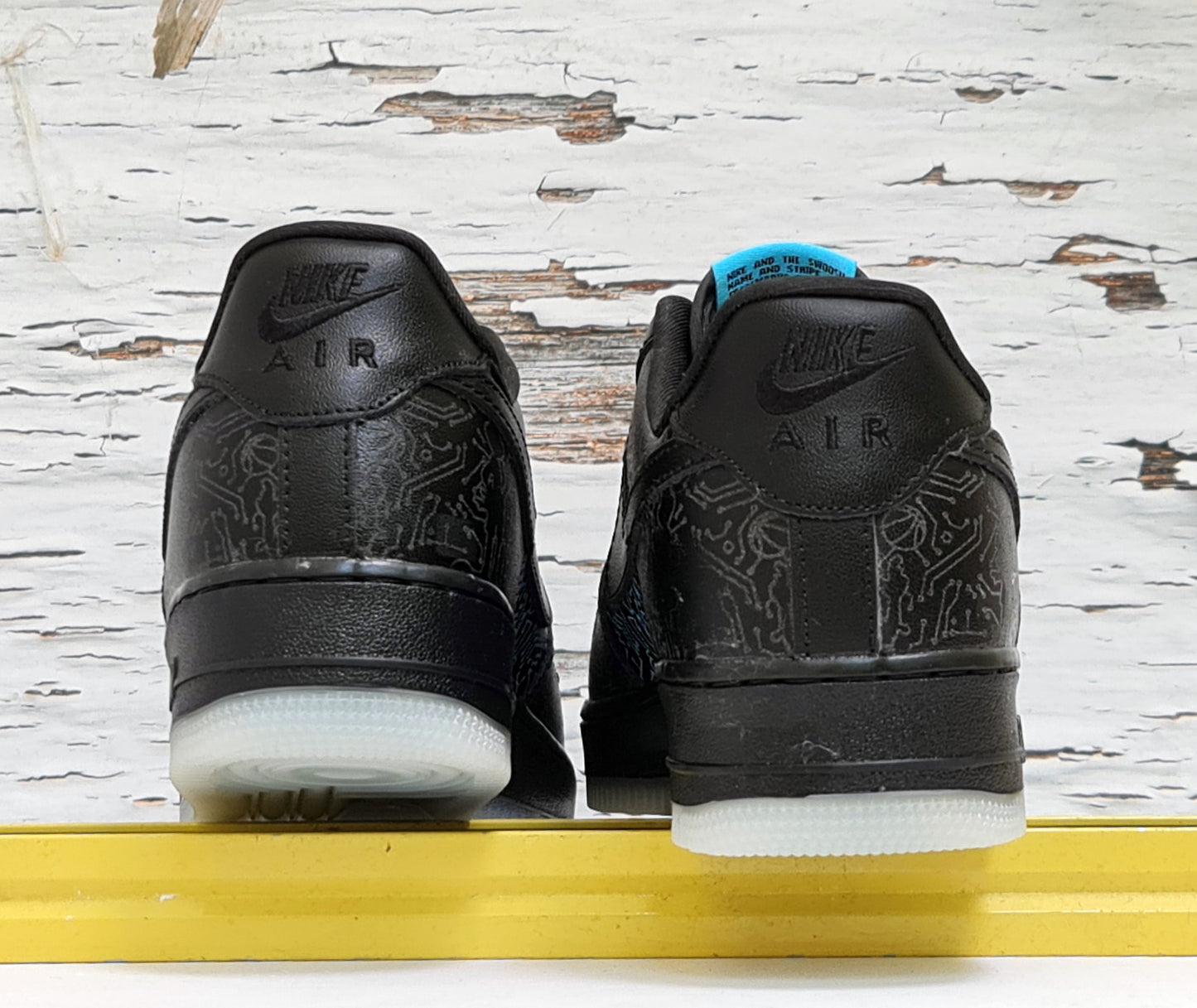 NKE AIR FORCE ONE LOW SPACEJAM COMPUTER