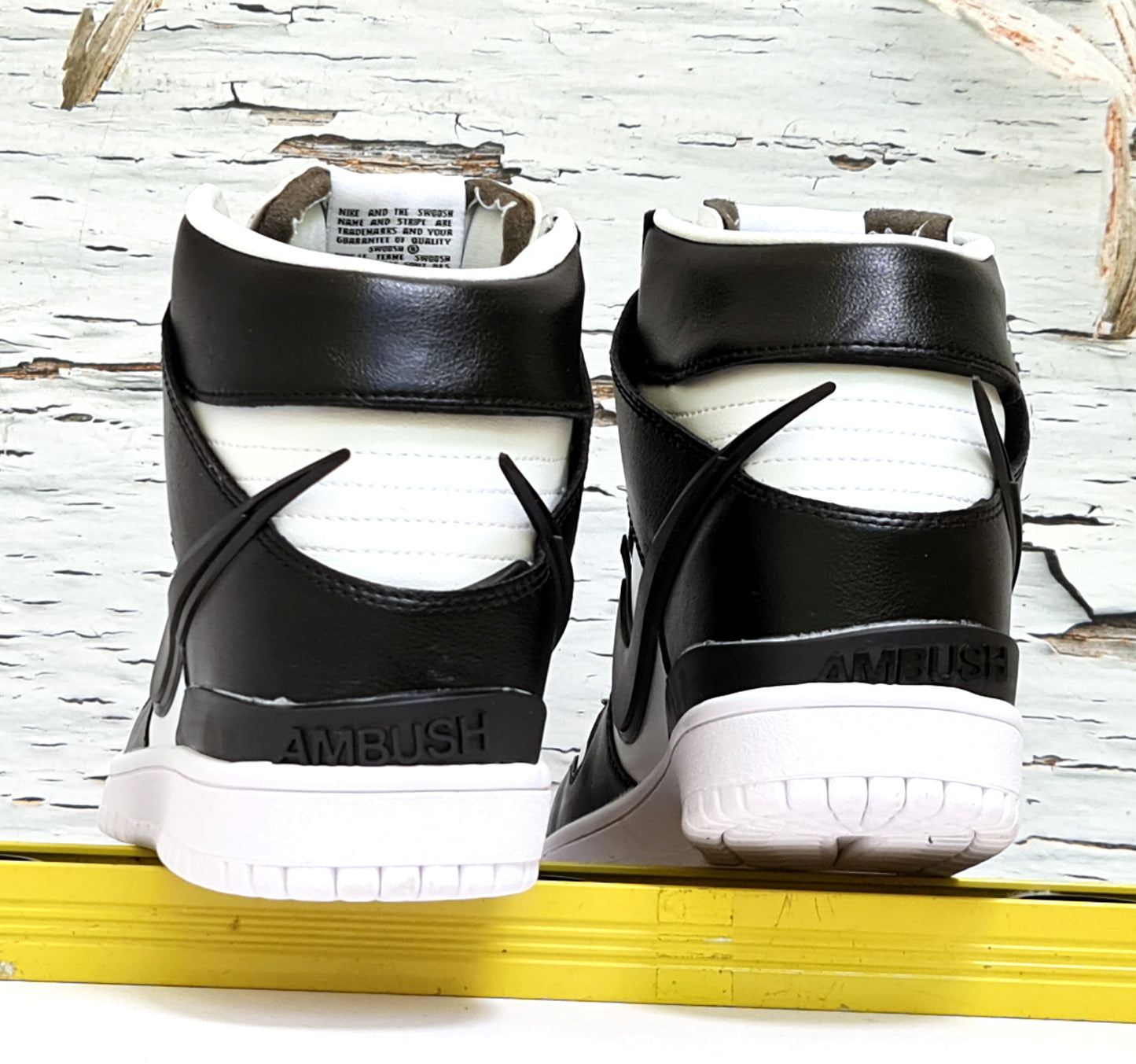 NKE DUNK HIGH SB BLACK & WHITE
