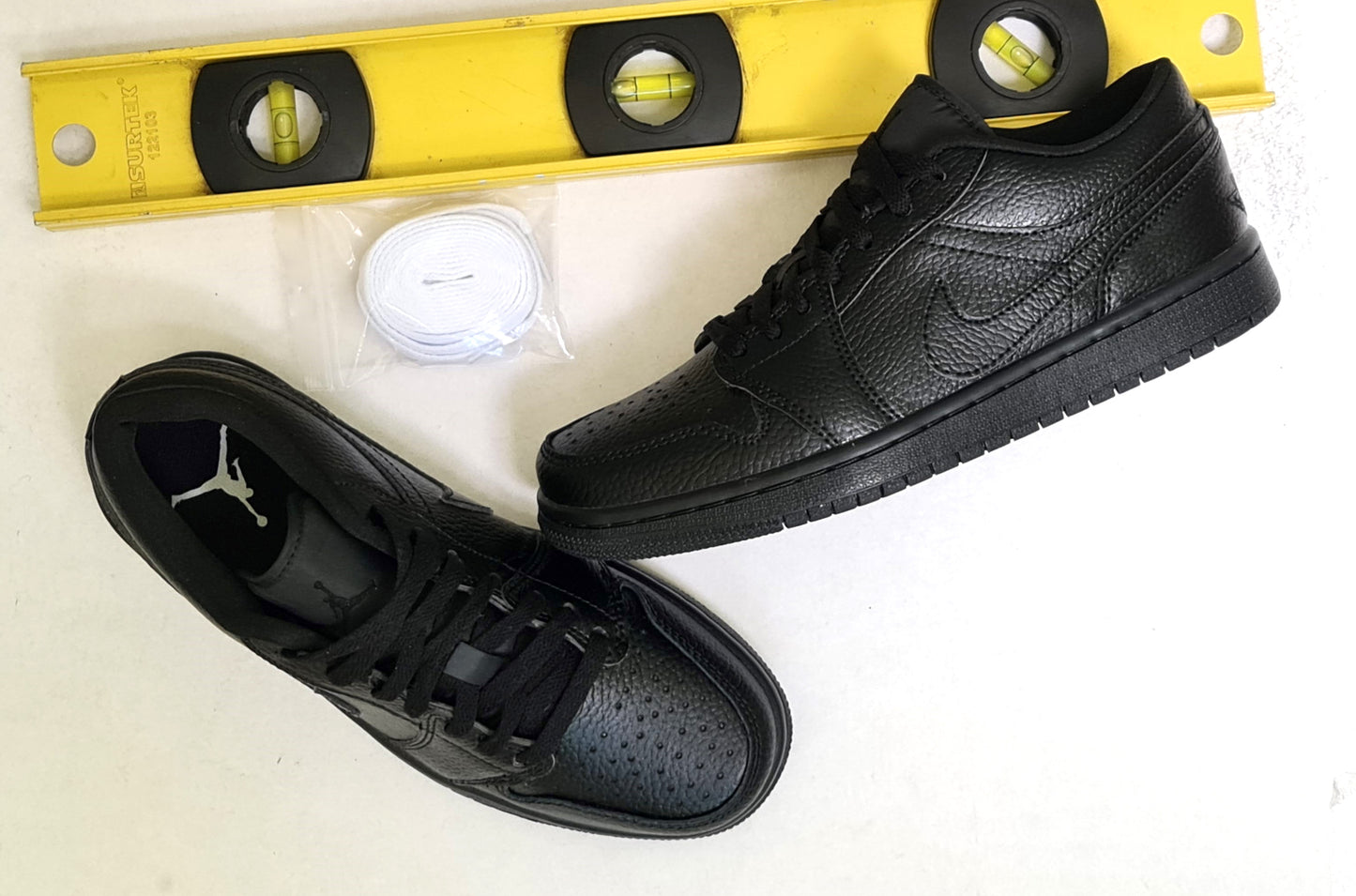 JRDN 1 LOW TRIPLE BLACK