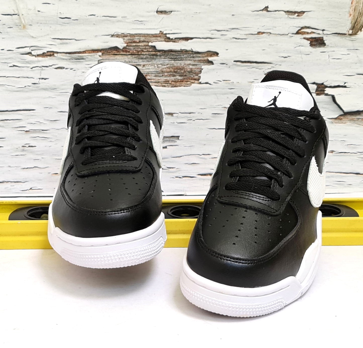 JRDN 4 LOW BLACK & WHITE