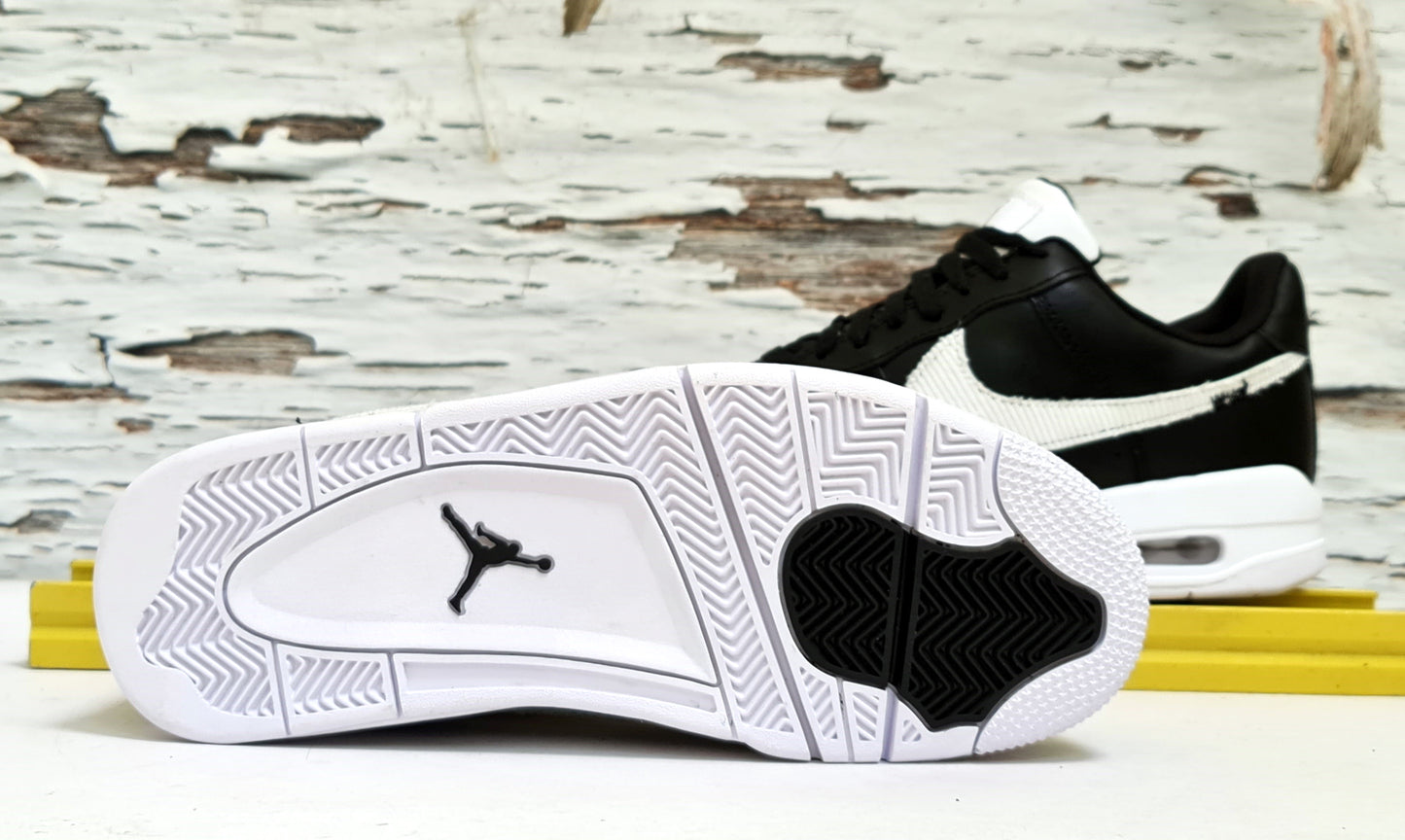 JRDN 4 LOW BLACK & WHITE