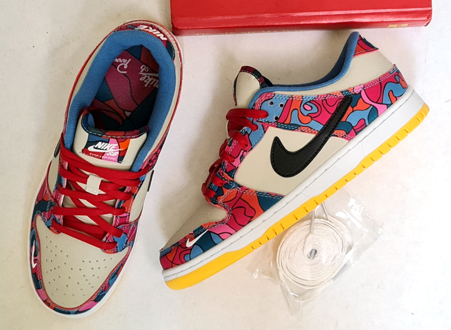 NKE SB PARRA ABSTRACT ART