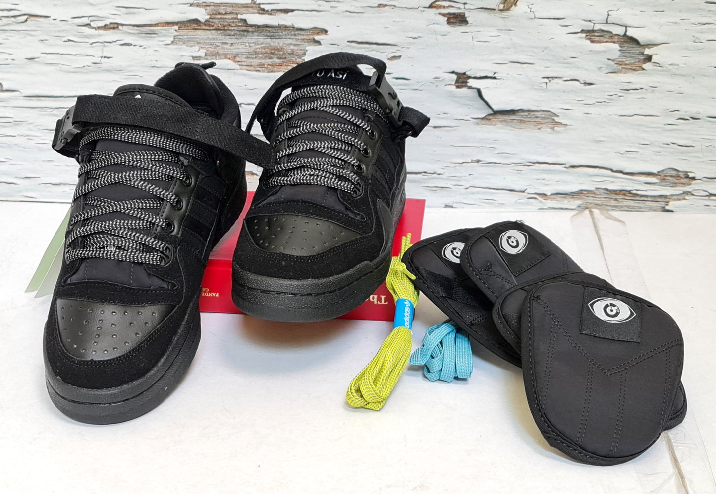 ADDS FORUM LOW BAD BUNNY TRIPLE BLACK