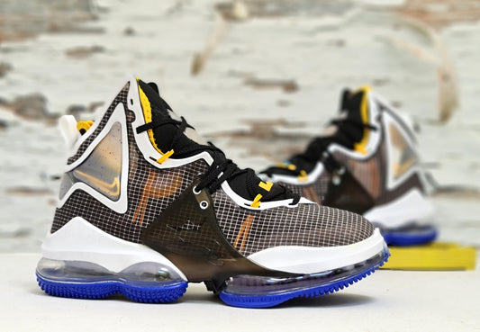 NKE LEBRON XIX LAKERS GRADUATE