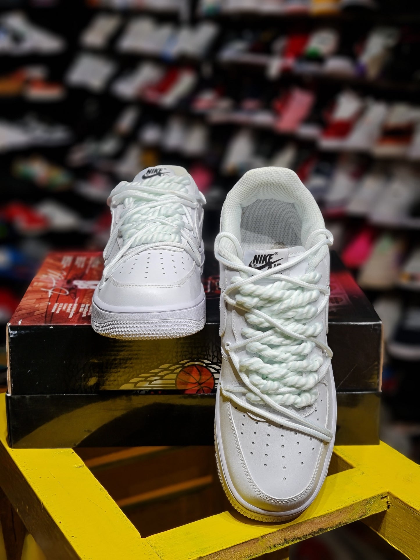 NKE AIR FORCE 1 CUSTOM WHITE