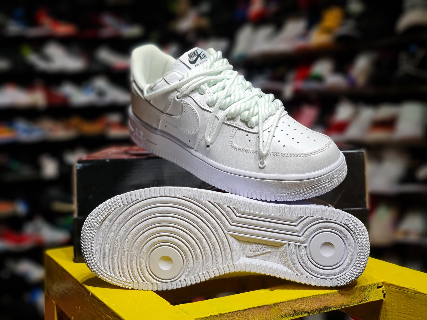 NKE AIR FORCE 1 CUSTOM WHITE