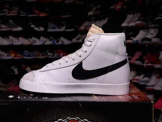 NKE BLAZER MID 77 WHITE BLACK