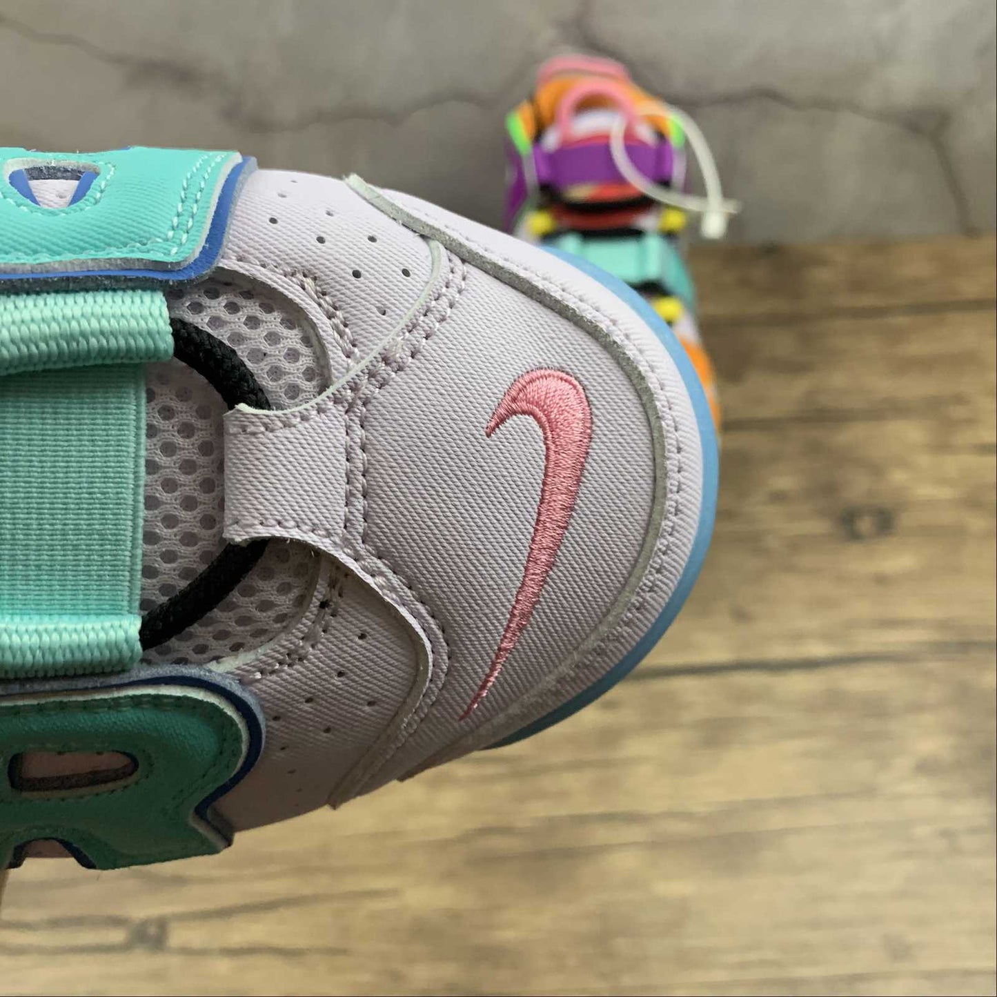 NKE UPTEMPO PIPEN MULTI COLOR