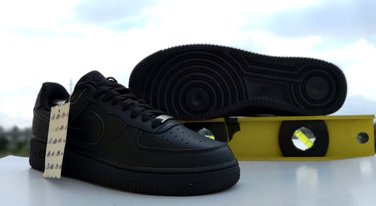 NKE AIR FORCE ONE BLACK LOW