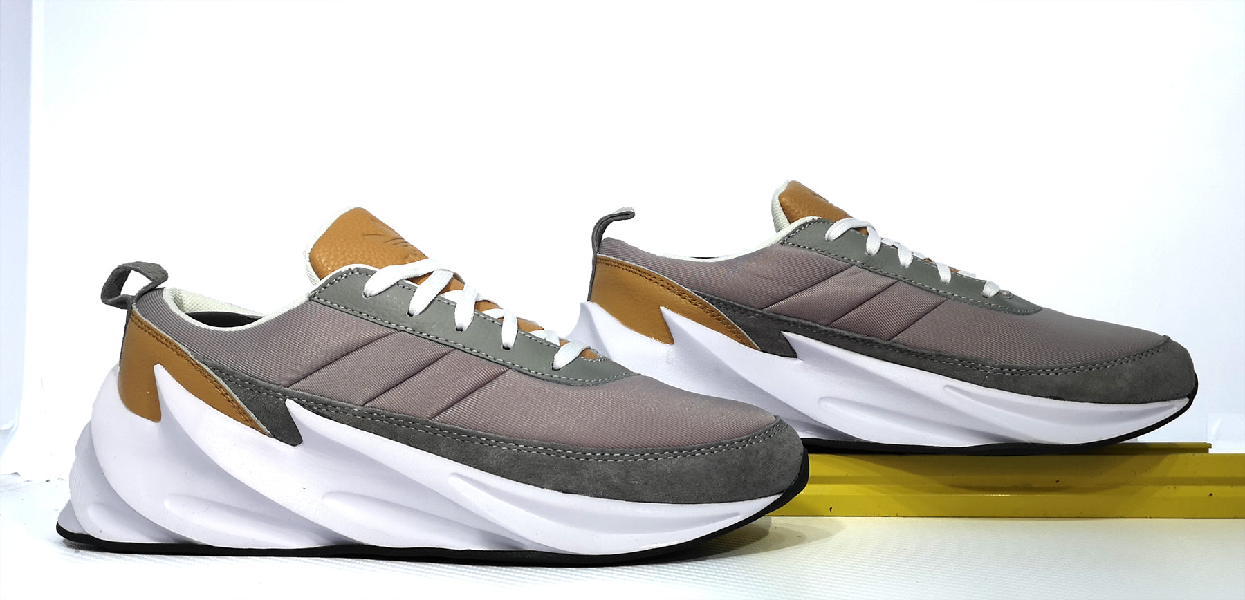 ADDS SHARK LAUNCH tetetenis