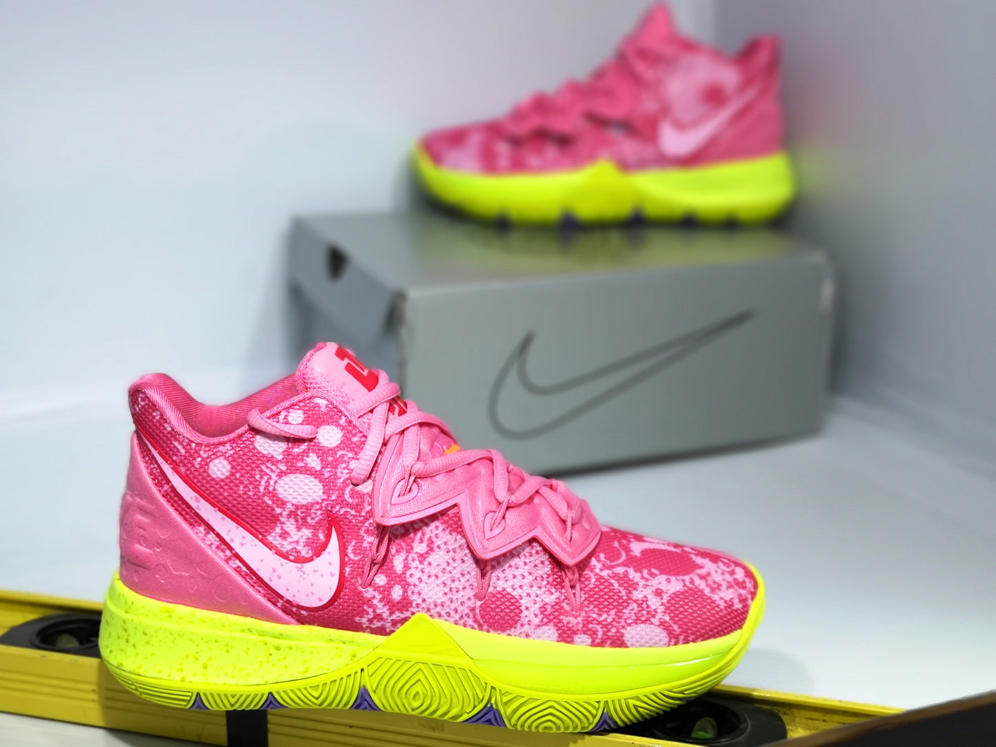 NKE KYRIE 5 PATRICIO