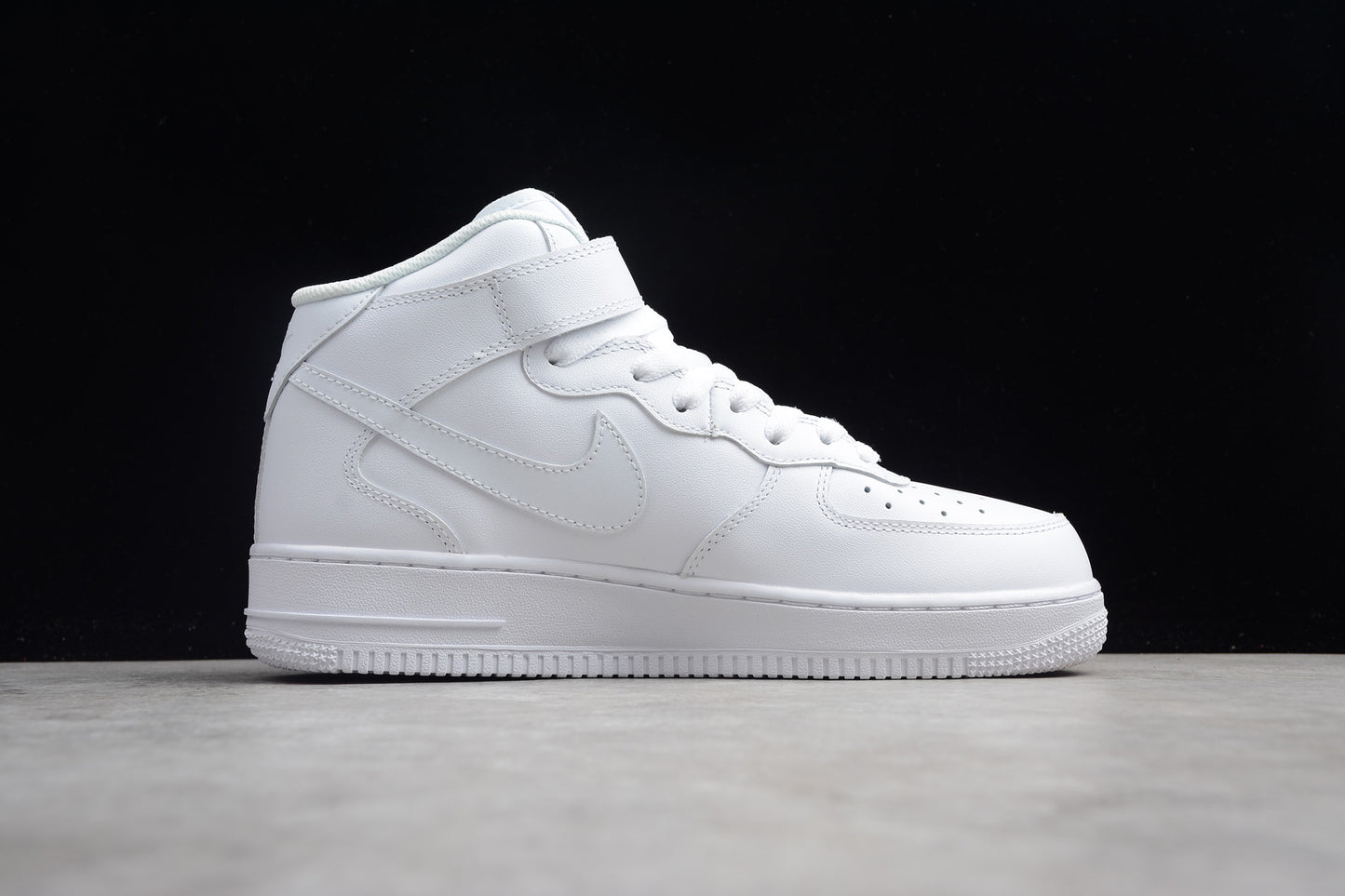 NKE AIR FORCE ONE MID WHITE