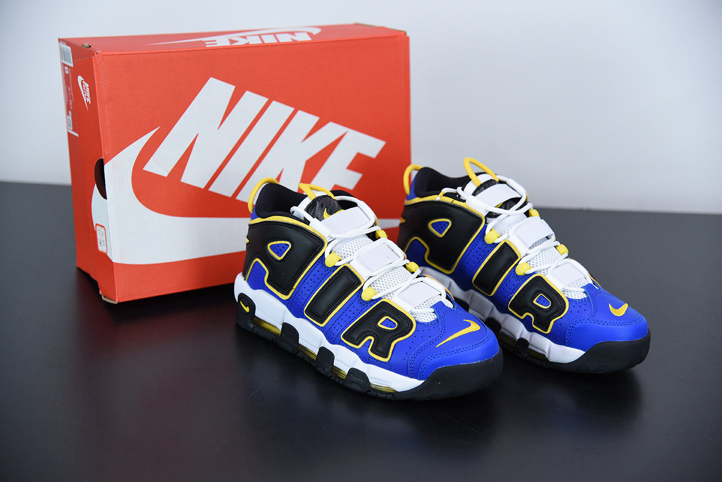 NKE UPTEMPO PIPEN PEACE, LOVE & BASKETBALL