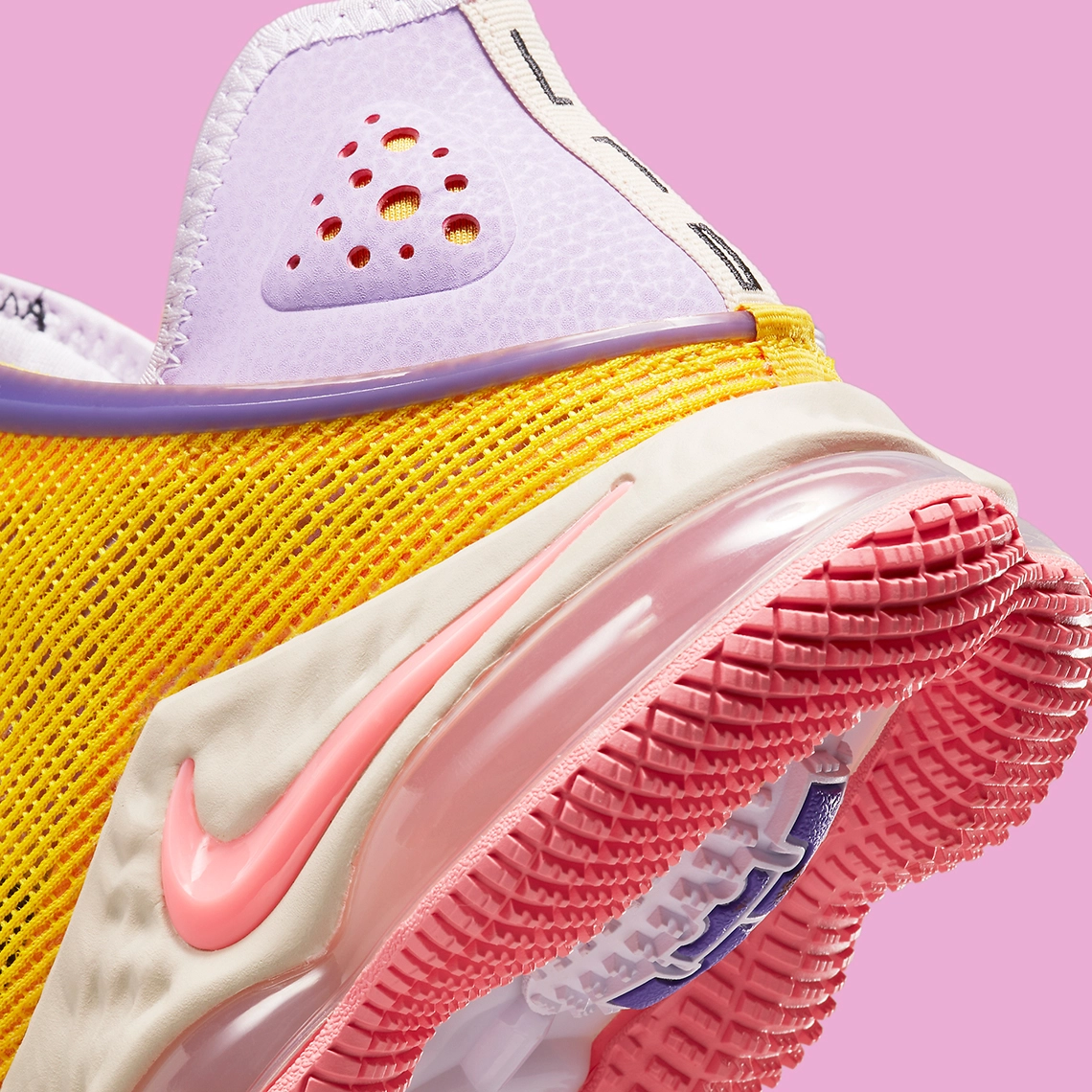 NKE LEBRON 19 LOW MISTMATH