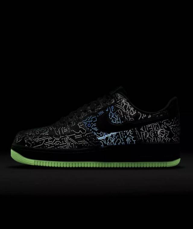 NKE AIR FORCE ONE LOW SPACEJAM COMPUTER