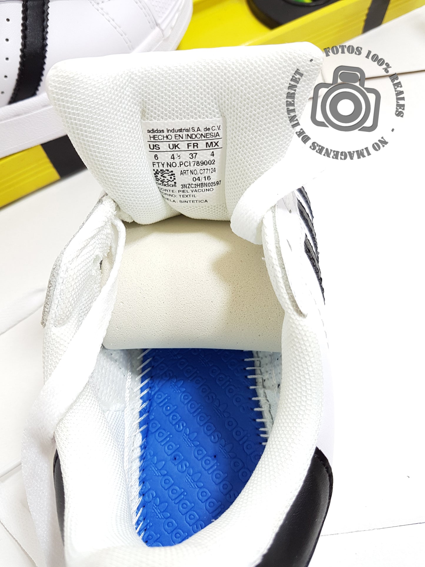 ADDS CONCHA SUPERSTAR FOUNDATION WHITE AND BLACK