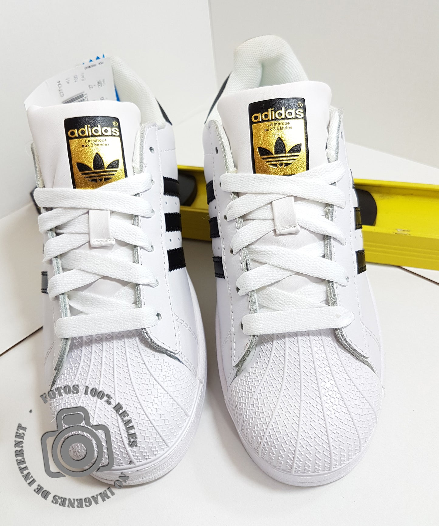 ADDS CONCHA SUPERSTAR FOUNDATION WHITE AND BLACK
