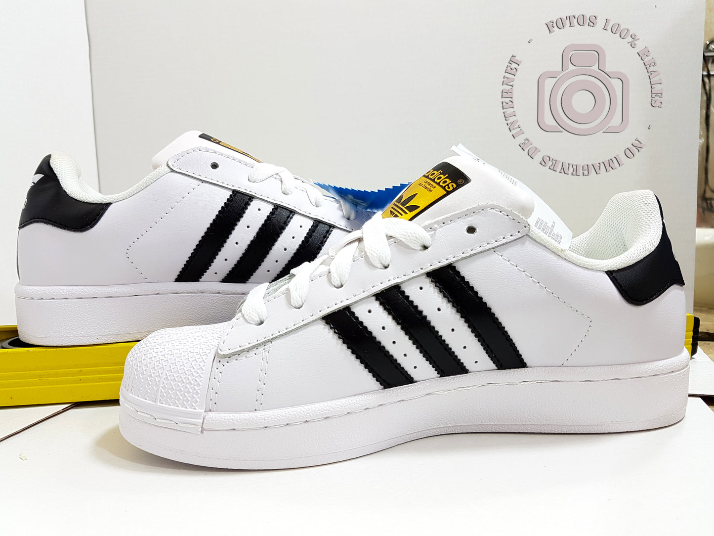 ADDS CONCHA SUPERSTAR FOUNDATION WHITE AND BLACK