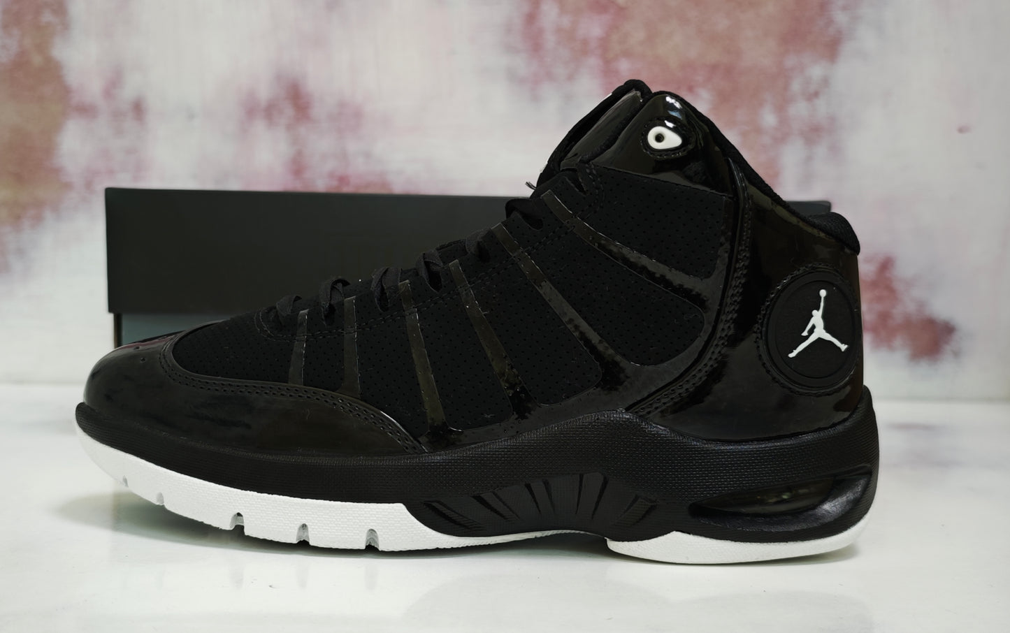 JRDN RETRO PLAY IN THESE