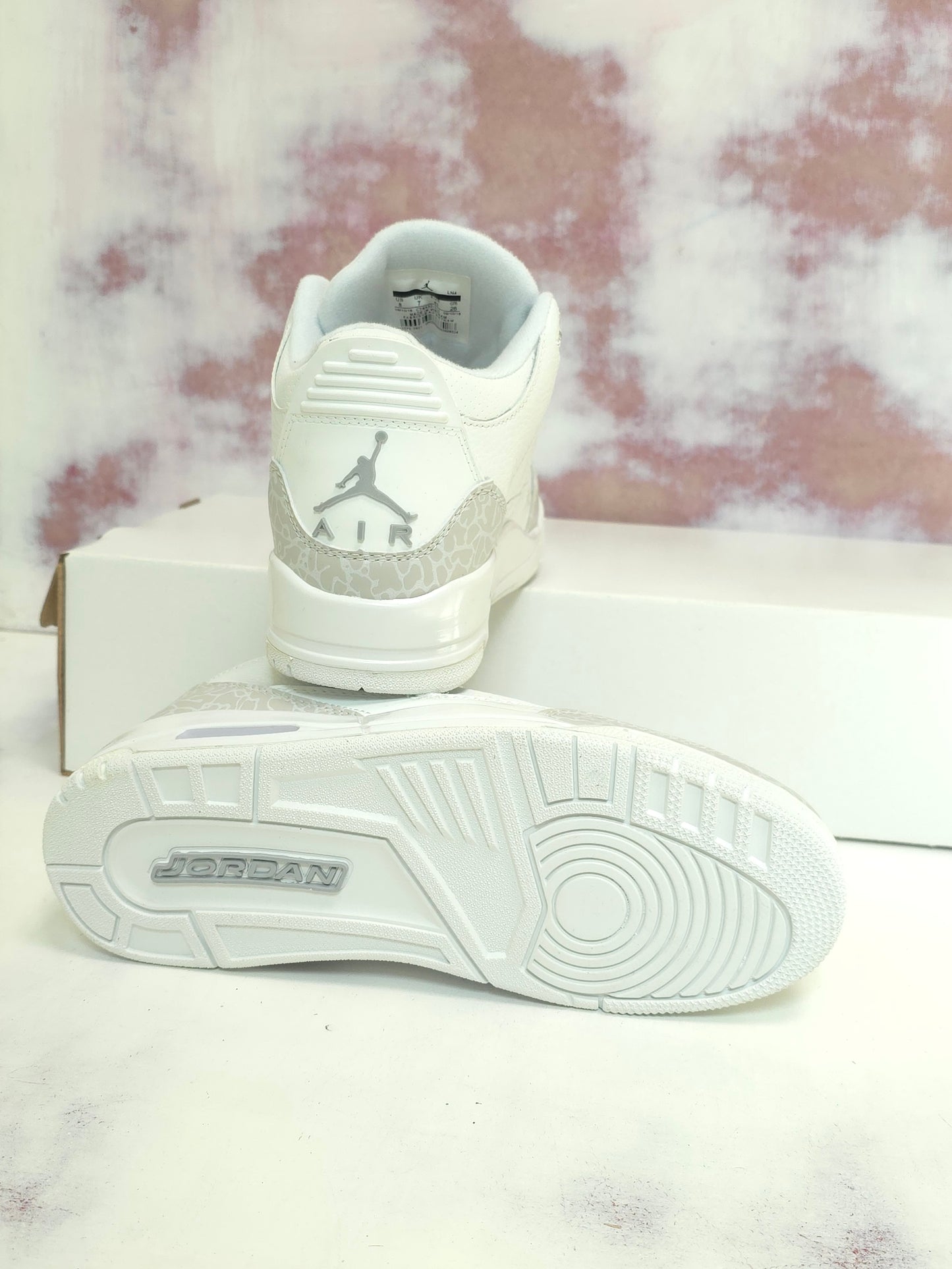 JRDN RETRO 3 PURE MONEY R3