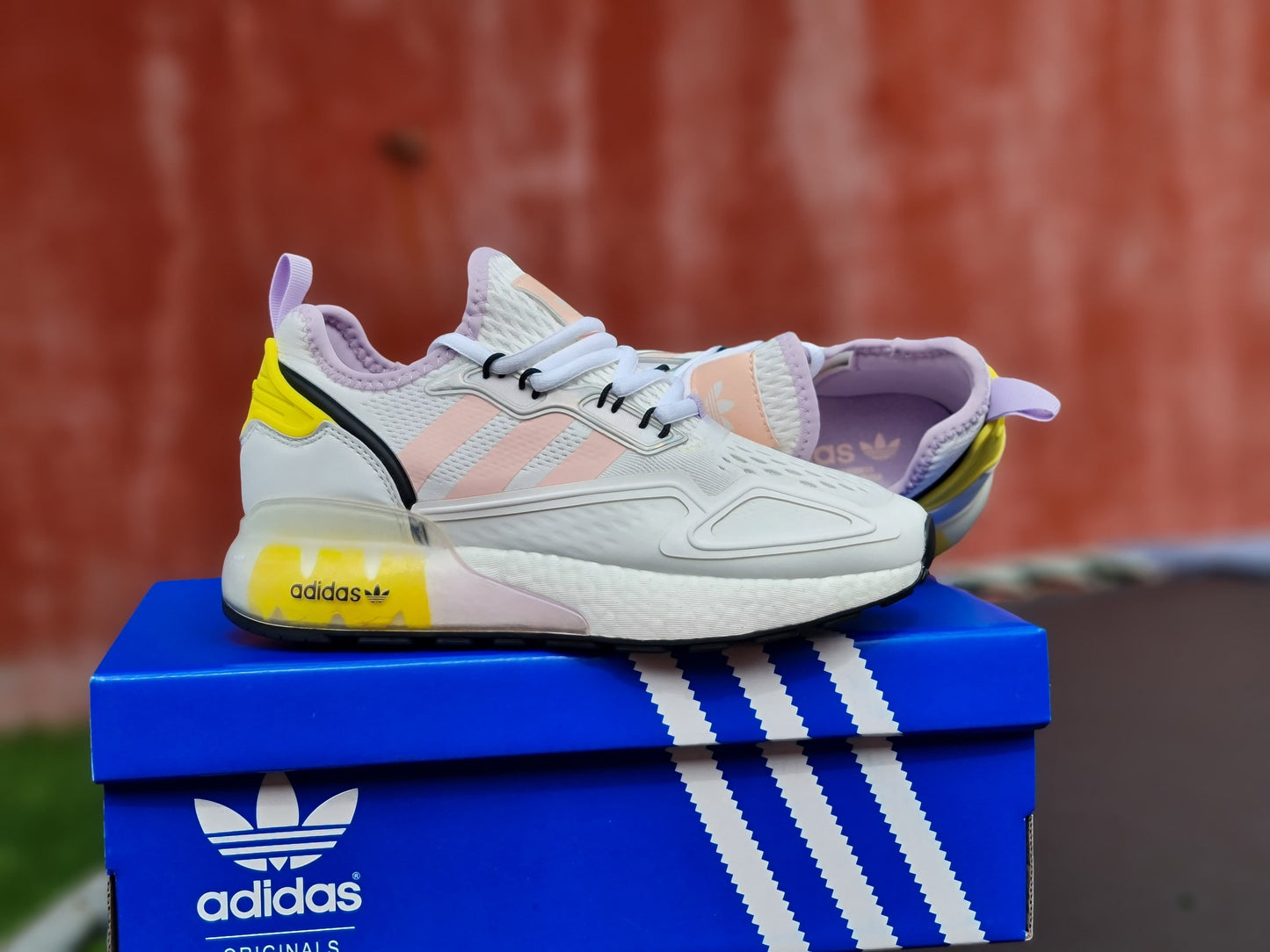 ADDS ZX 2K BOOST WHITE PINK TINT