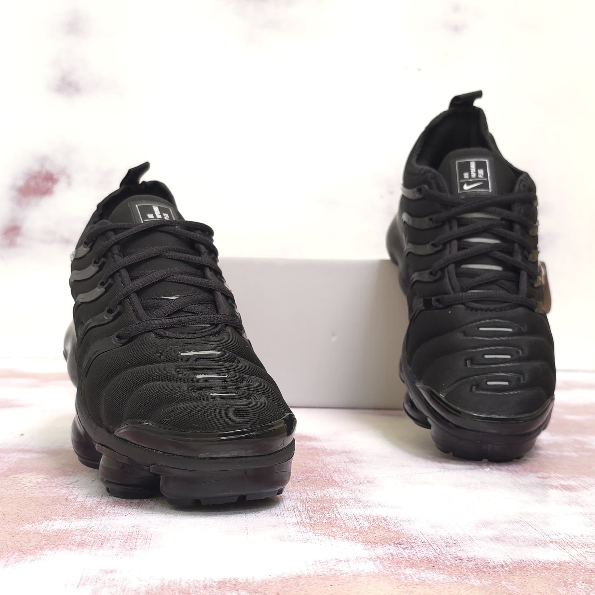 NKE AIR VAPORMAX PLUS BLACK vm – tetetenis - Main Image