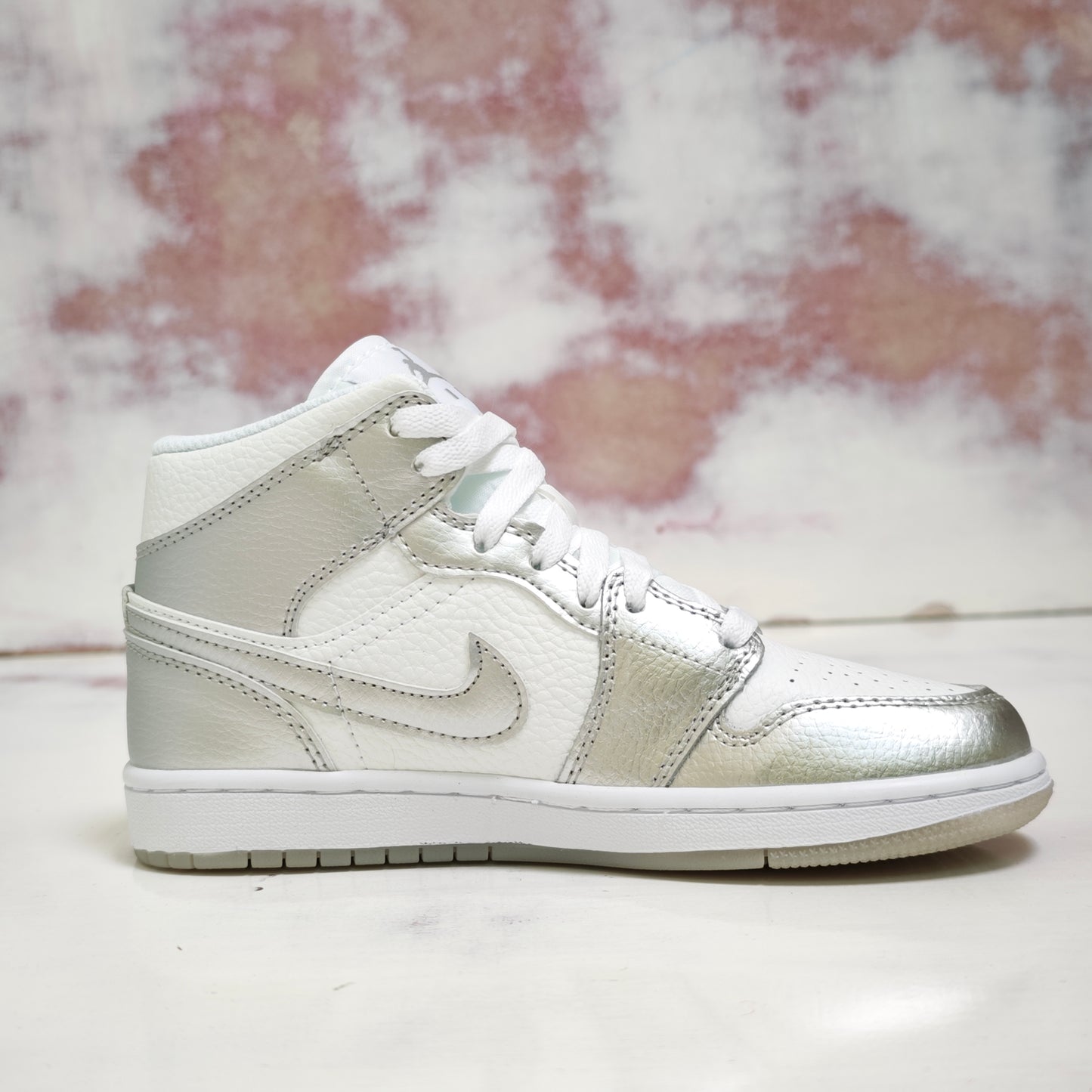 JRDN RETRO 1 METALLIC SILVER