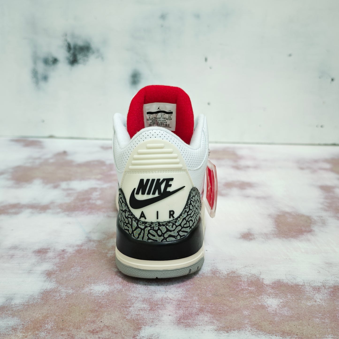 JRDN RETRO 3 WHITE CEMENT R3