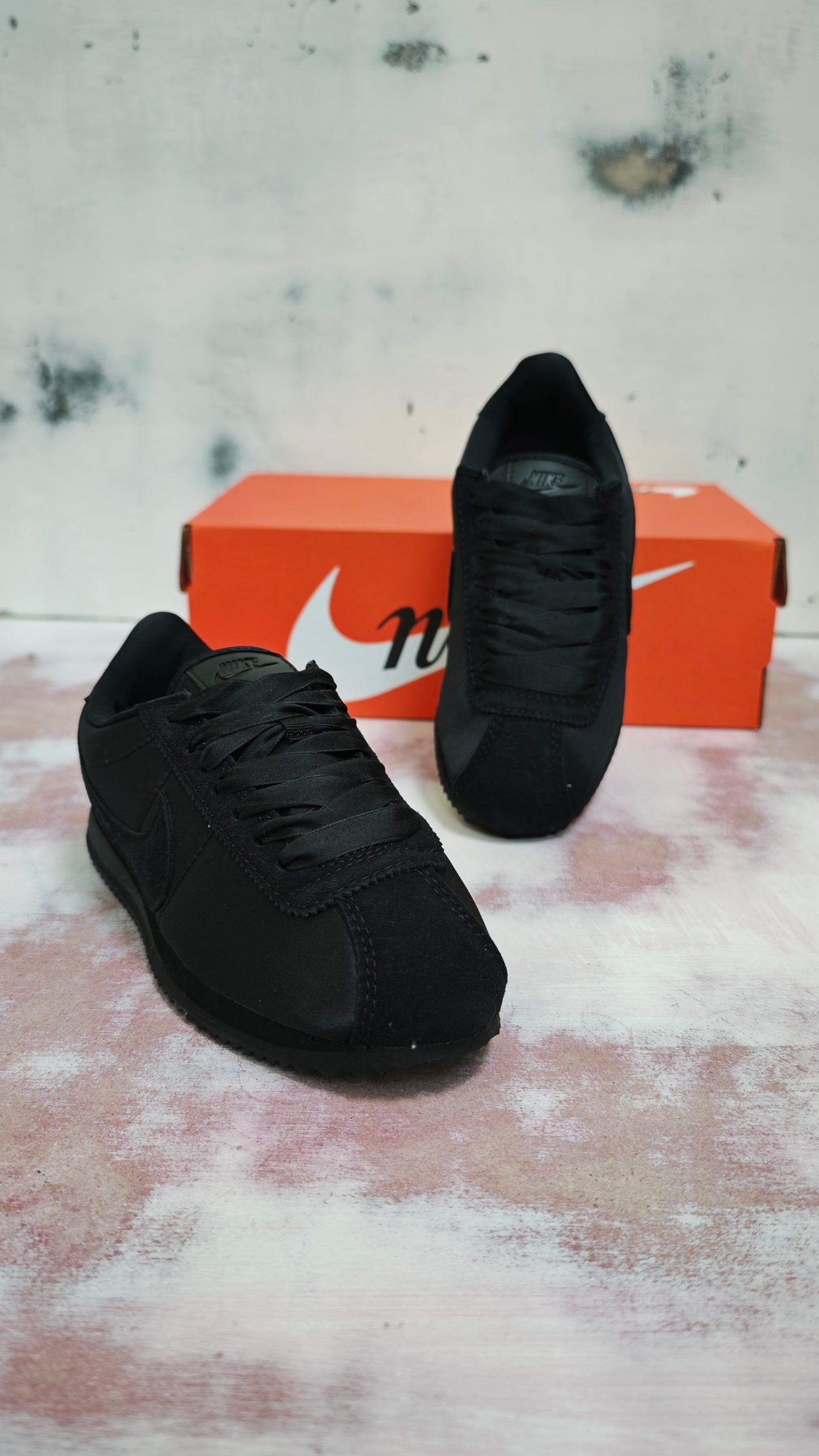 NKE CORTEZ BLACKOUT