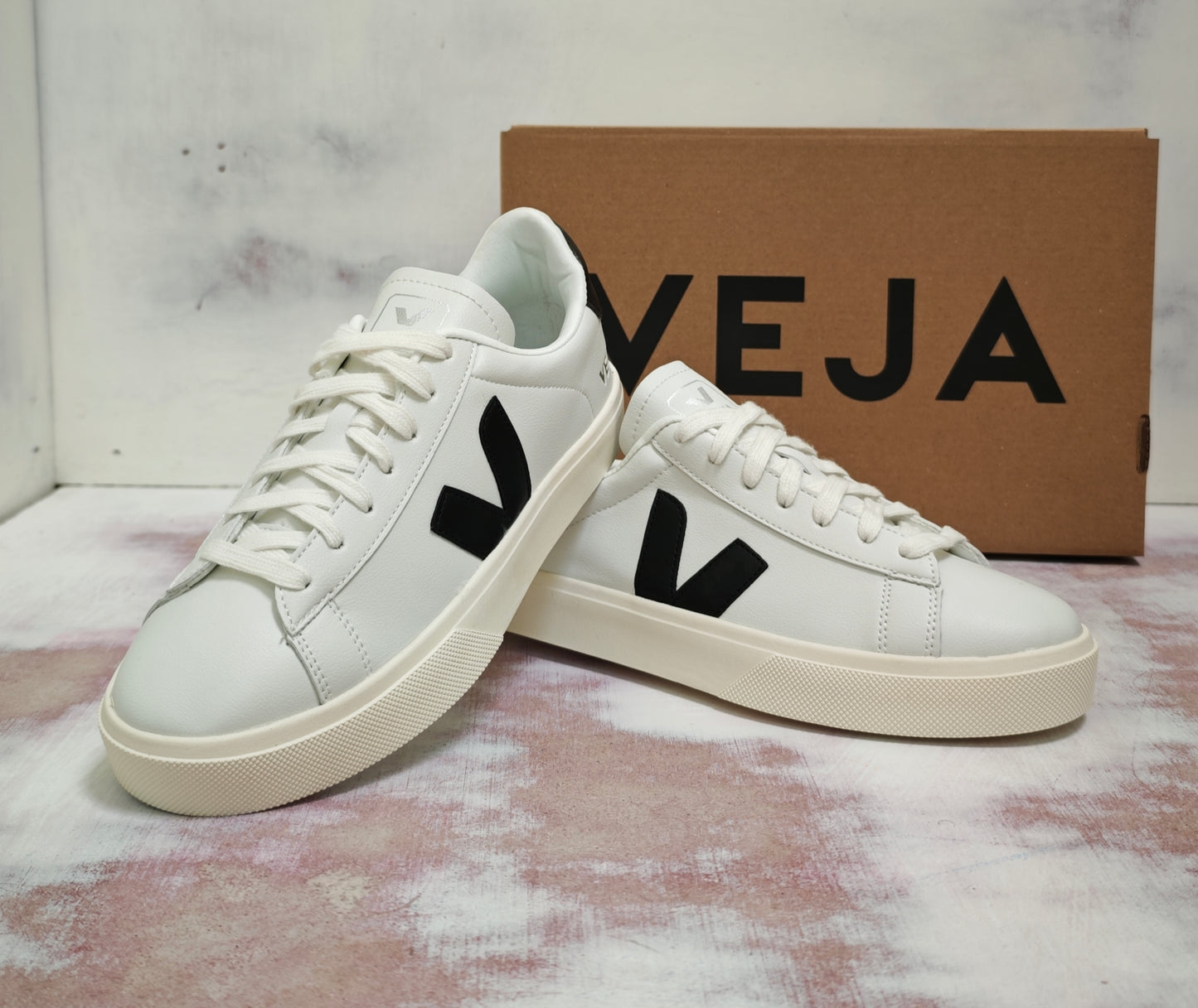 VEJ4 WHITE OG