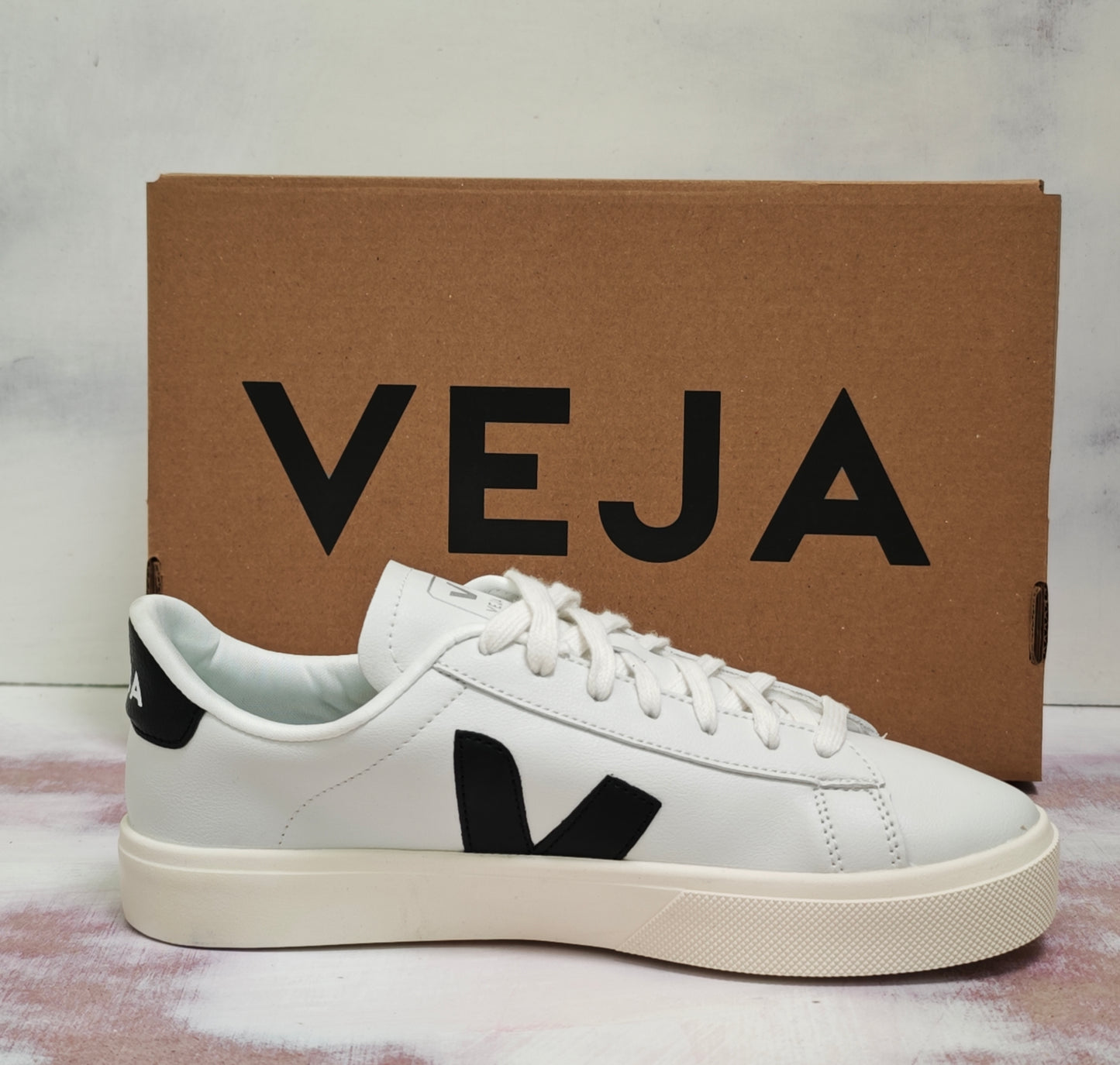 VEJ4 WHITE OG