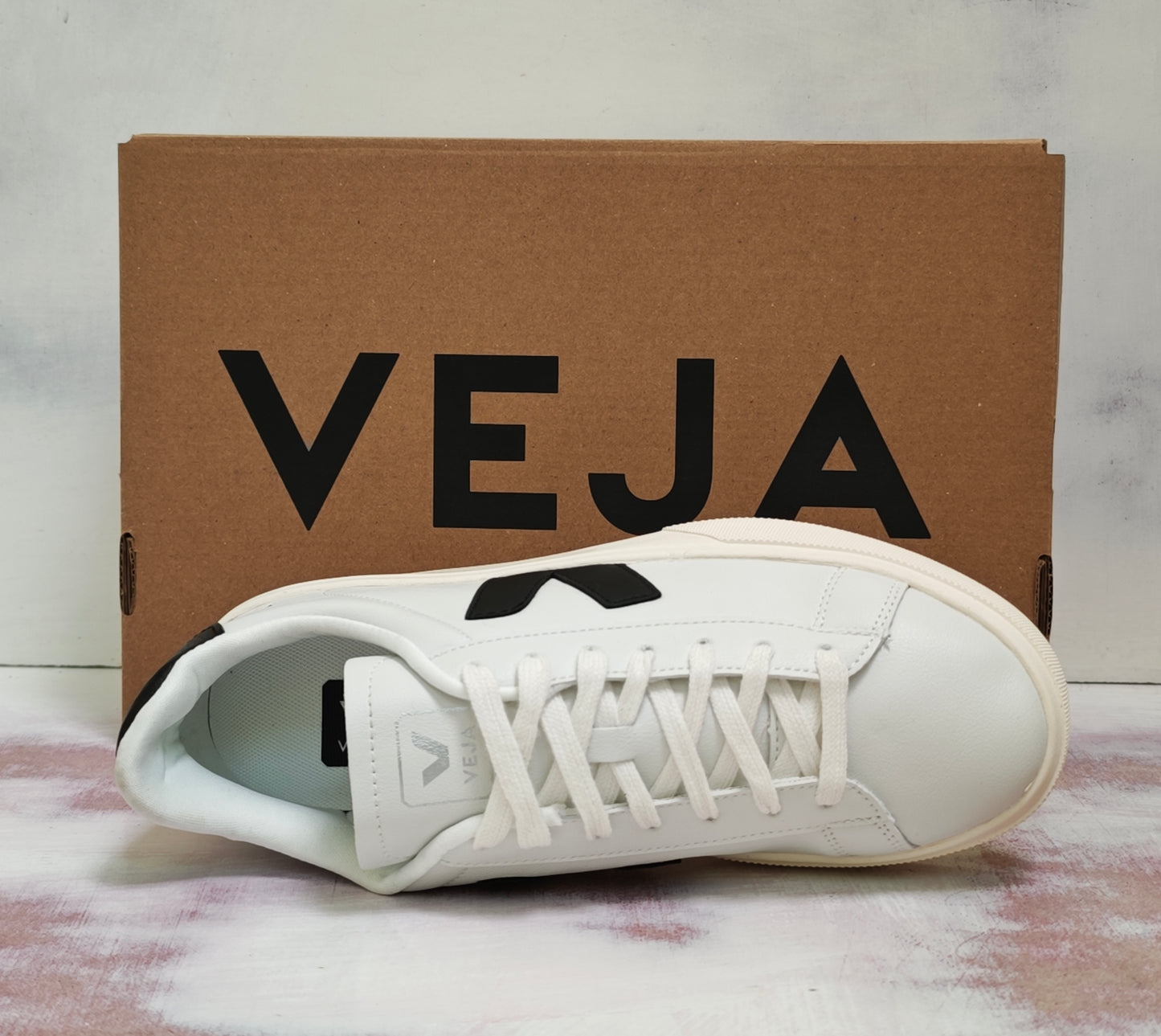 VEJ4 WHITE OG