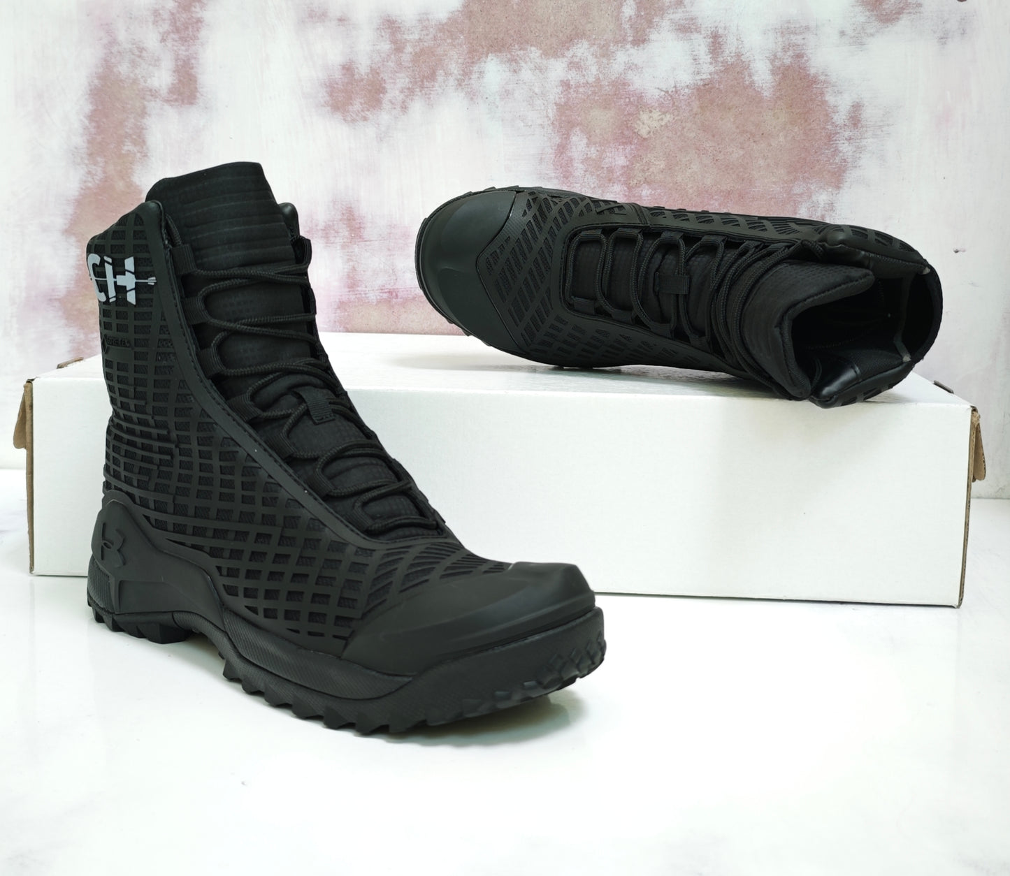 UND ARMR TACTICA FUSE BLACK